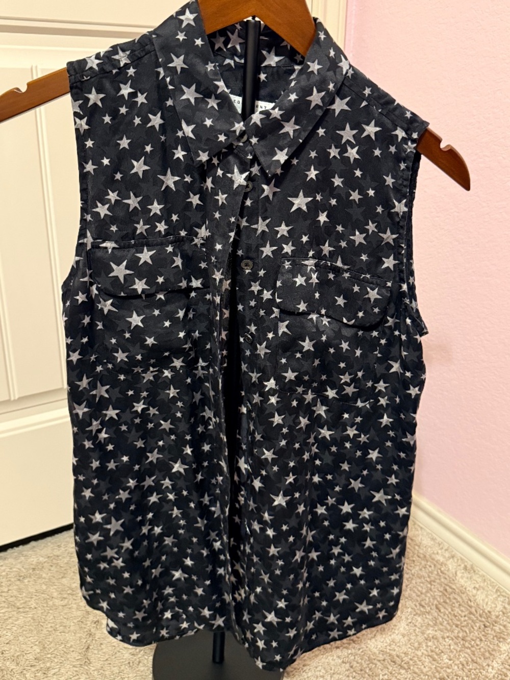 Equipment XS Sleeveless Slim Signature Star Speckled button-up blouse